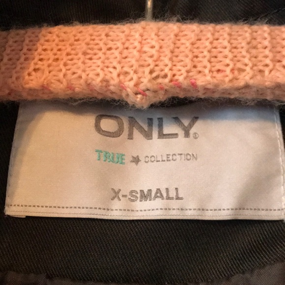 Bomber style light jacket - Picture 3 of 4